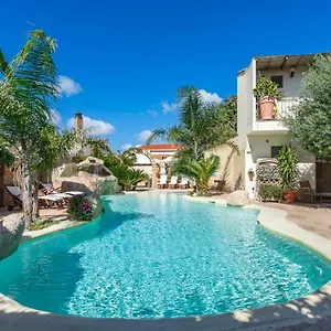 Canu Hotel